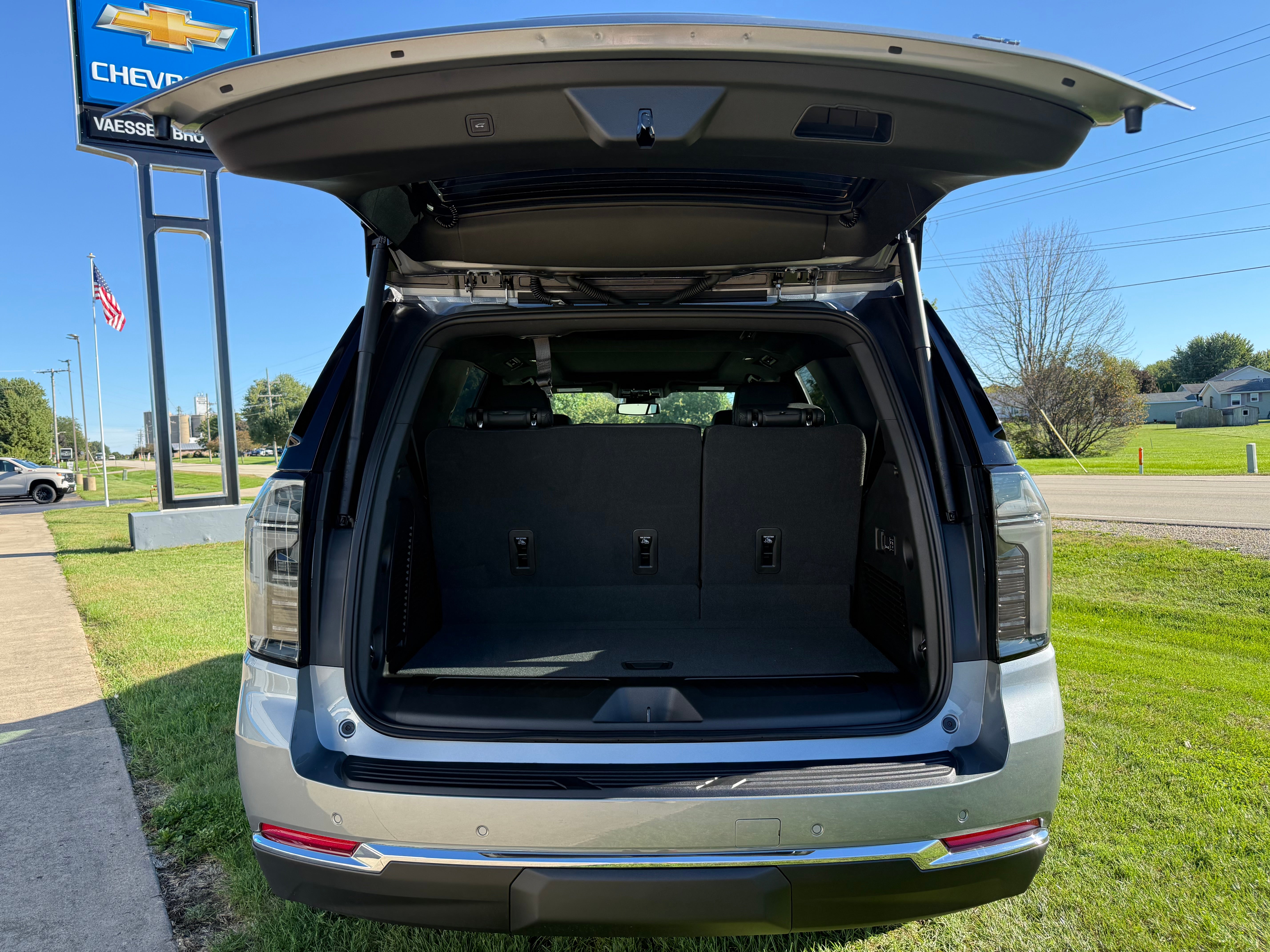 2026 Chevrolet Tahoe LT - Photo 11