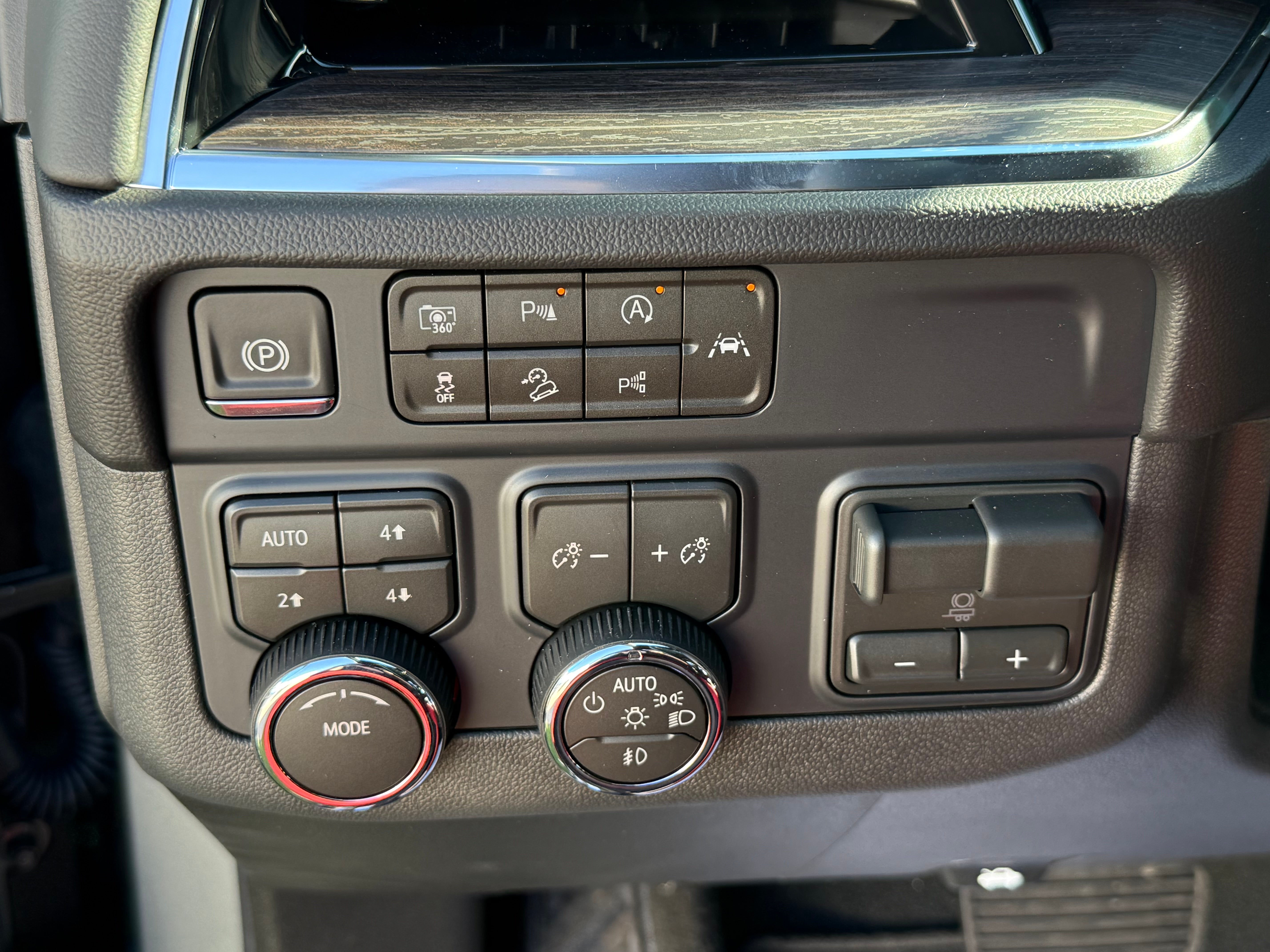 2026 Chevrolet Tahoe LT - Photo 18