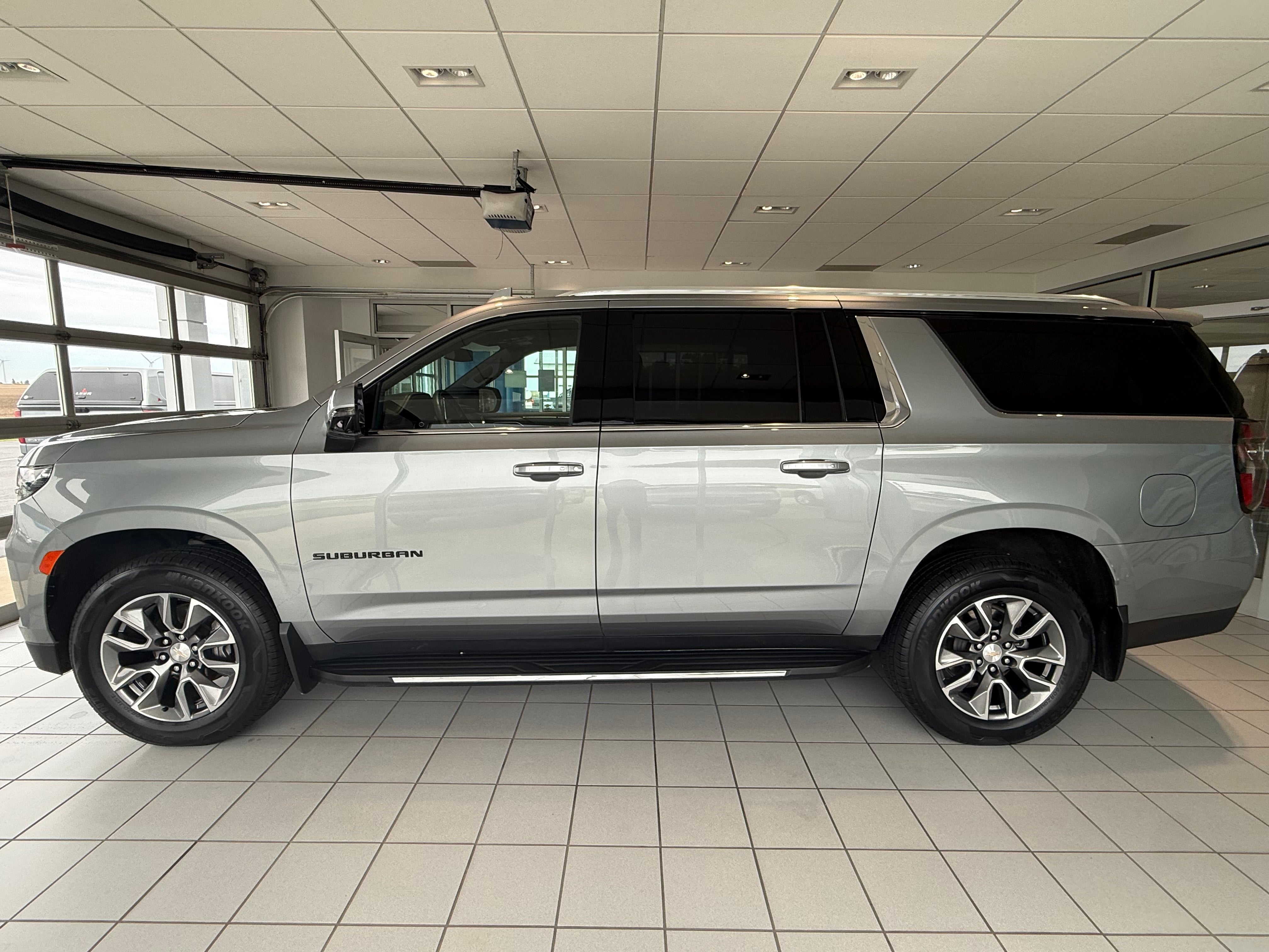 2024 Chevrolet Suburban LT