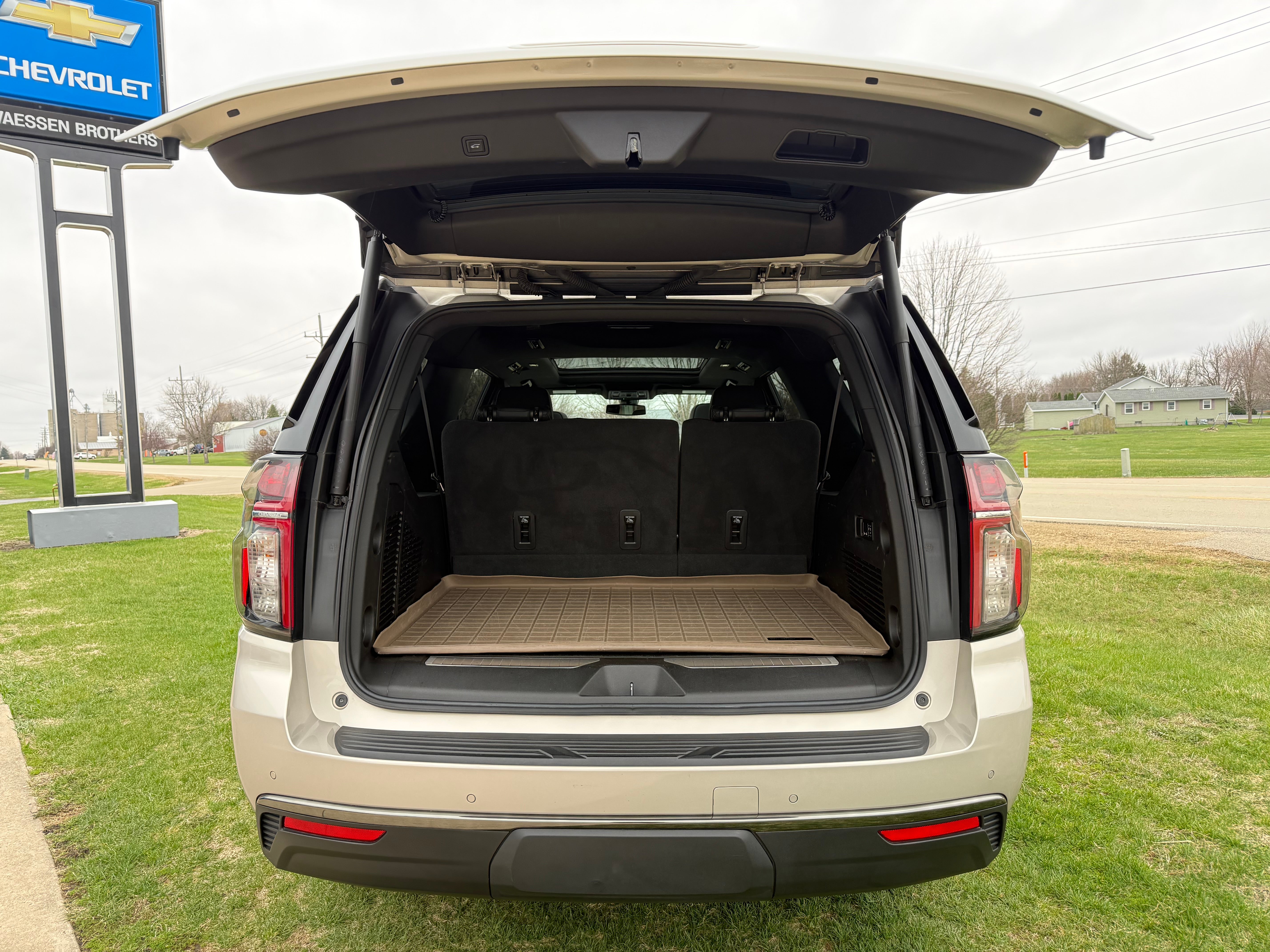 2022 Chevrolet Suburban RST