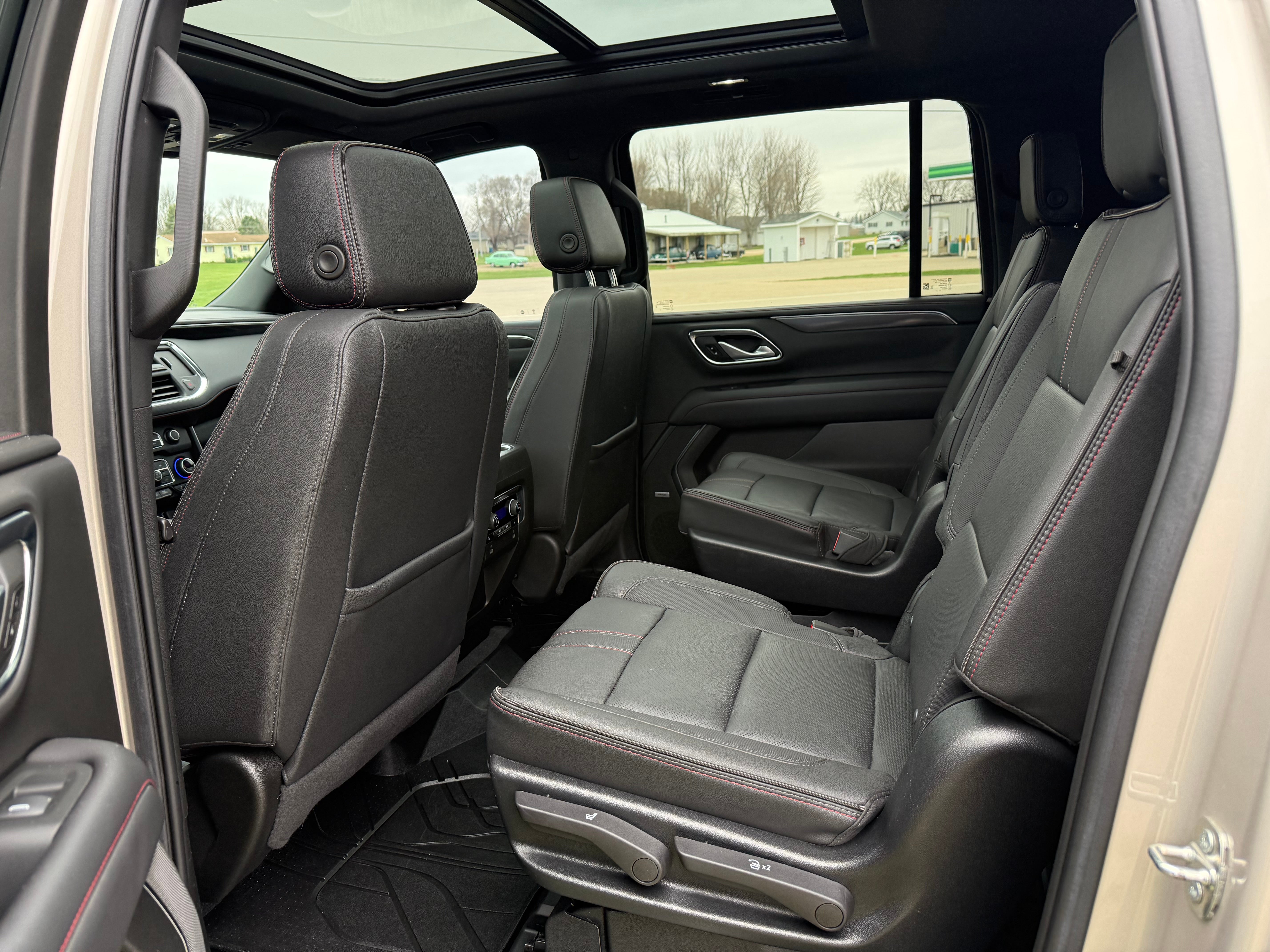 2022 Chevrolet Suburban RST