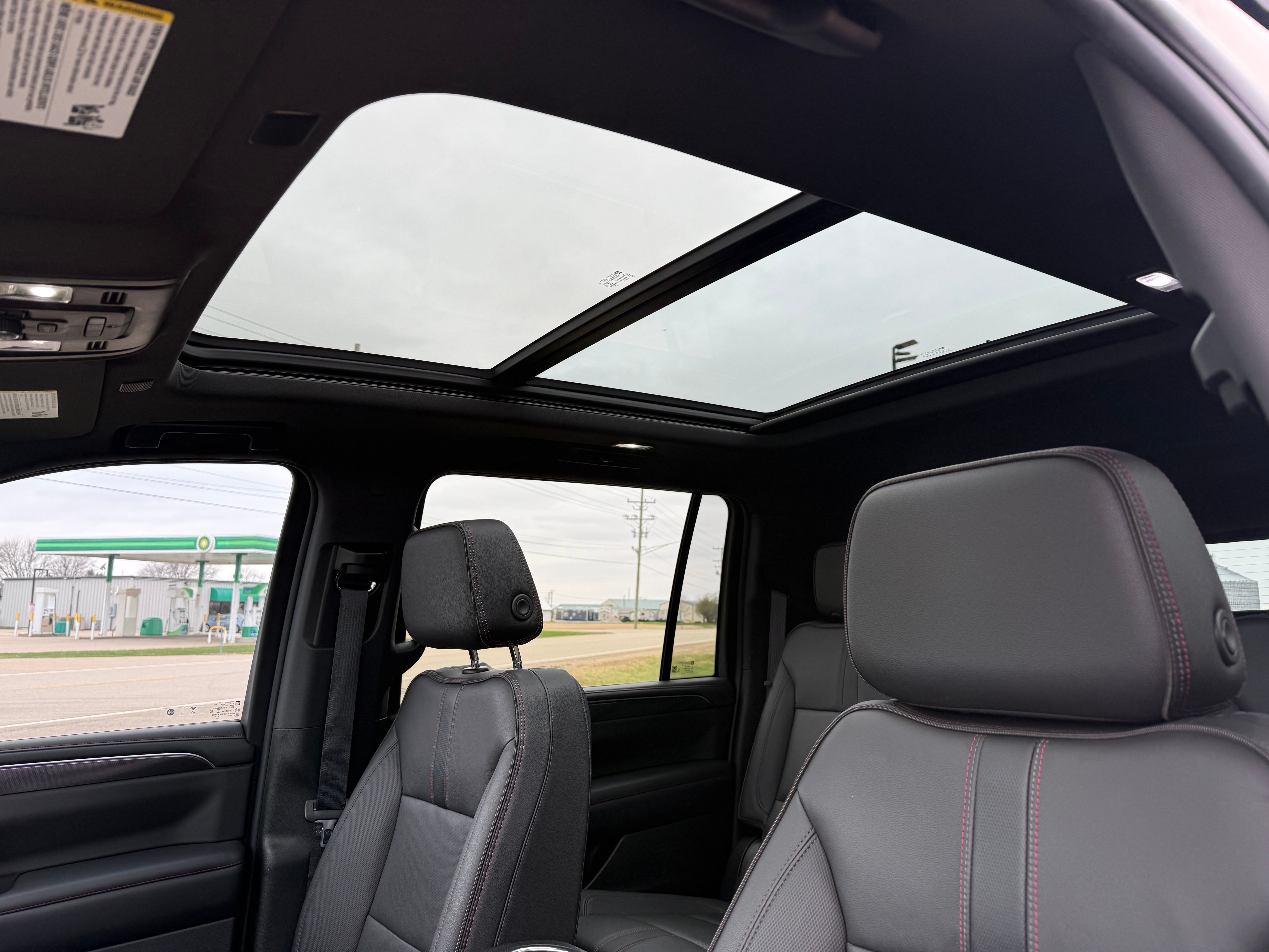 2022 Chevrolet Suburban RST