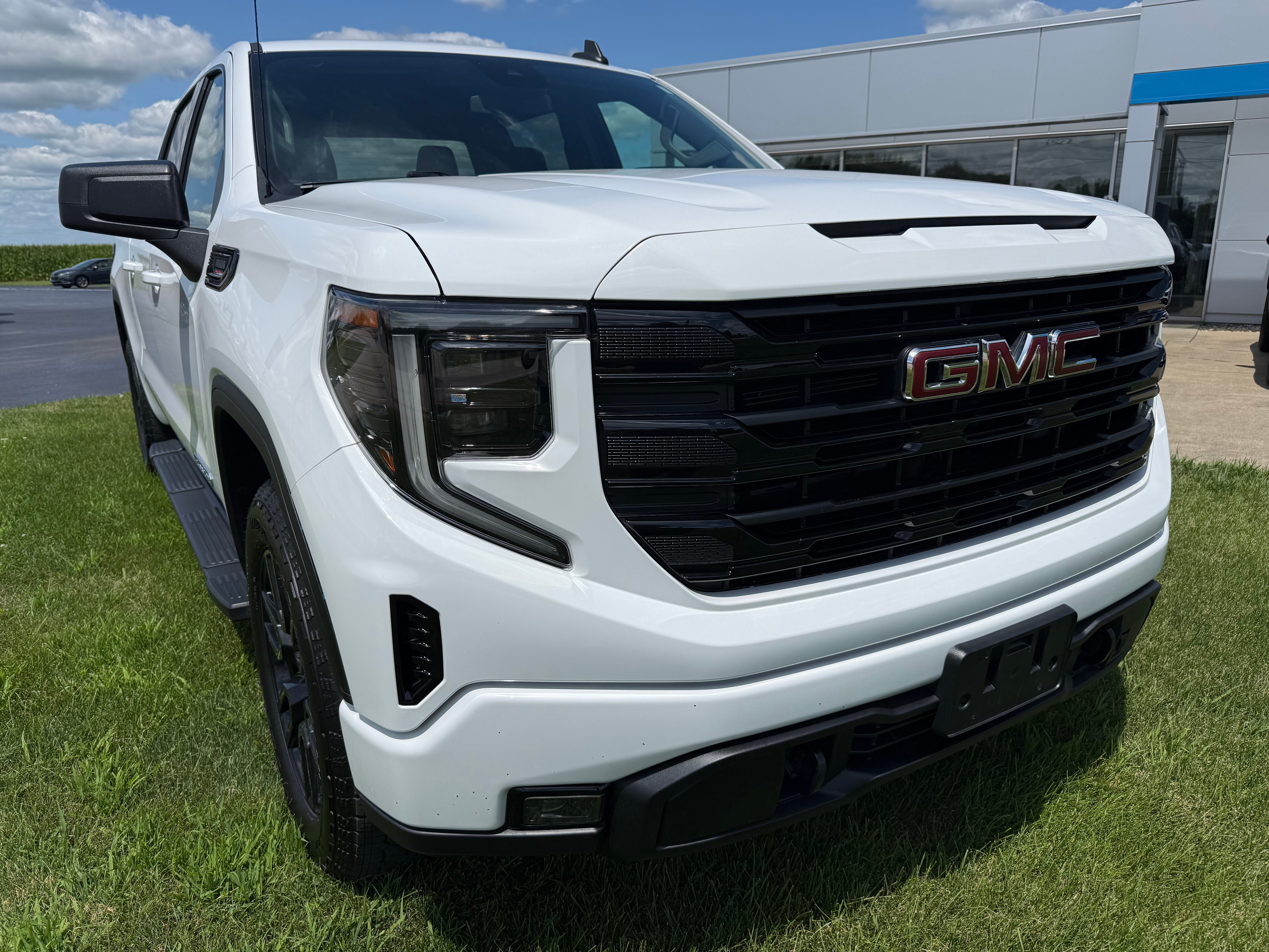 2023 GMC Sierra 1500 Elevation