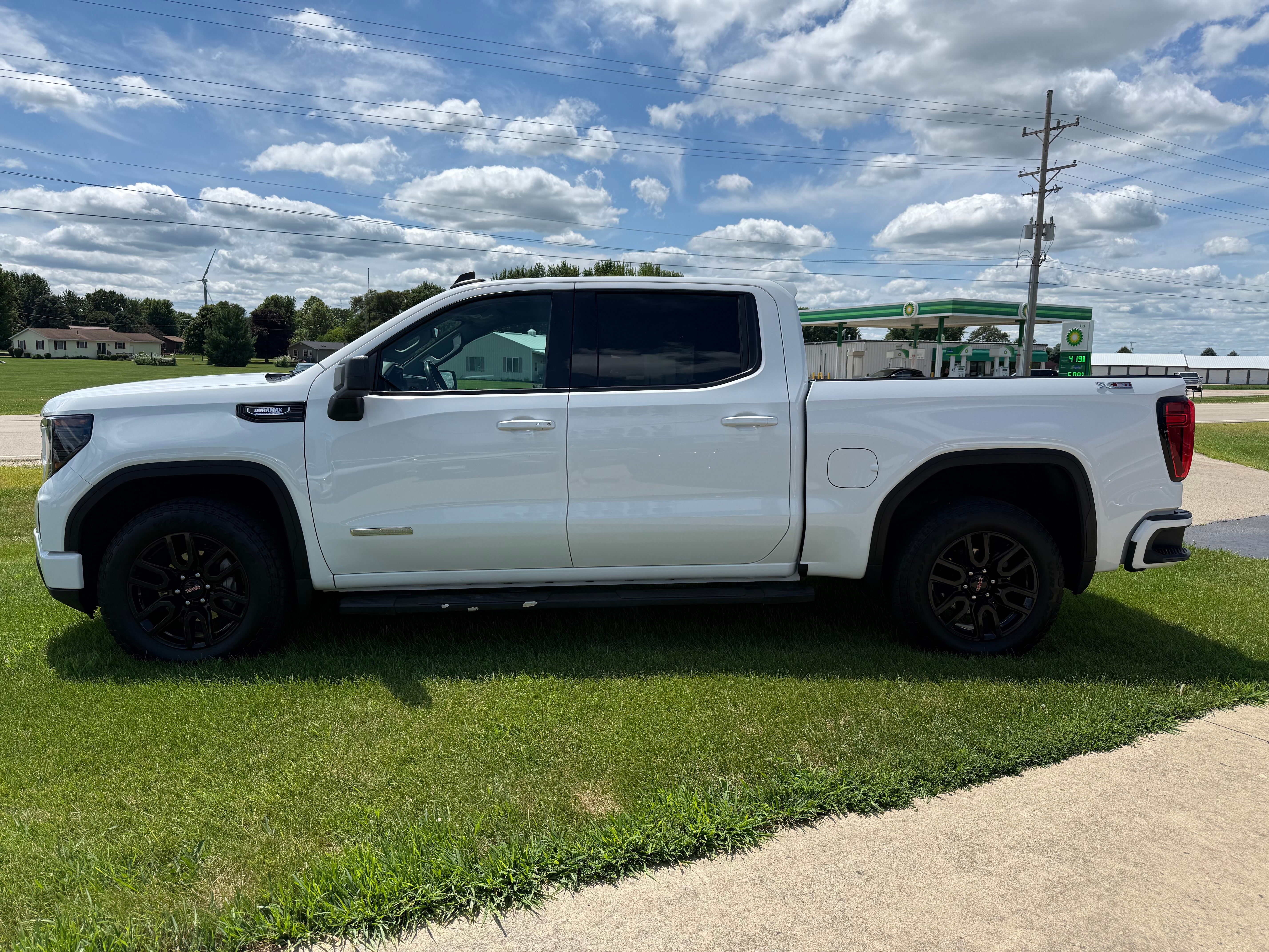 2023 GMC Sierra 1500 Elevation