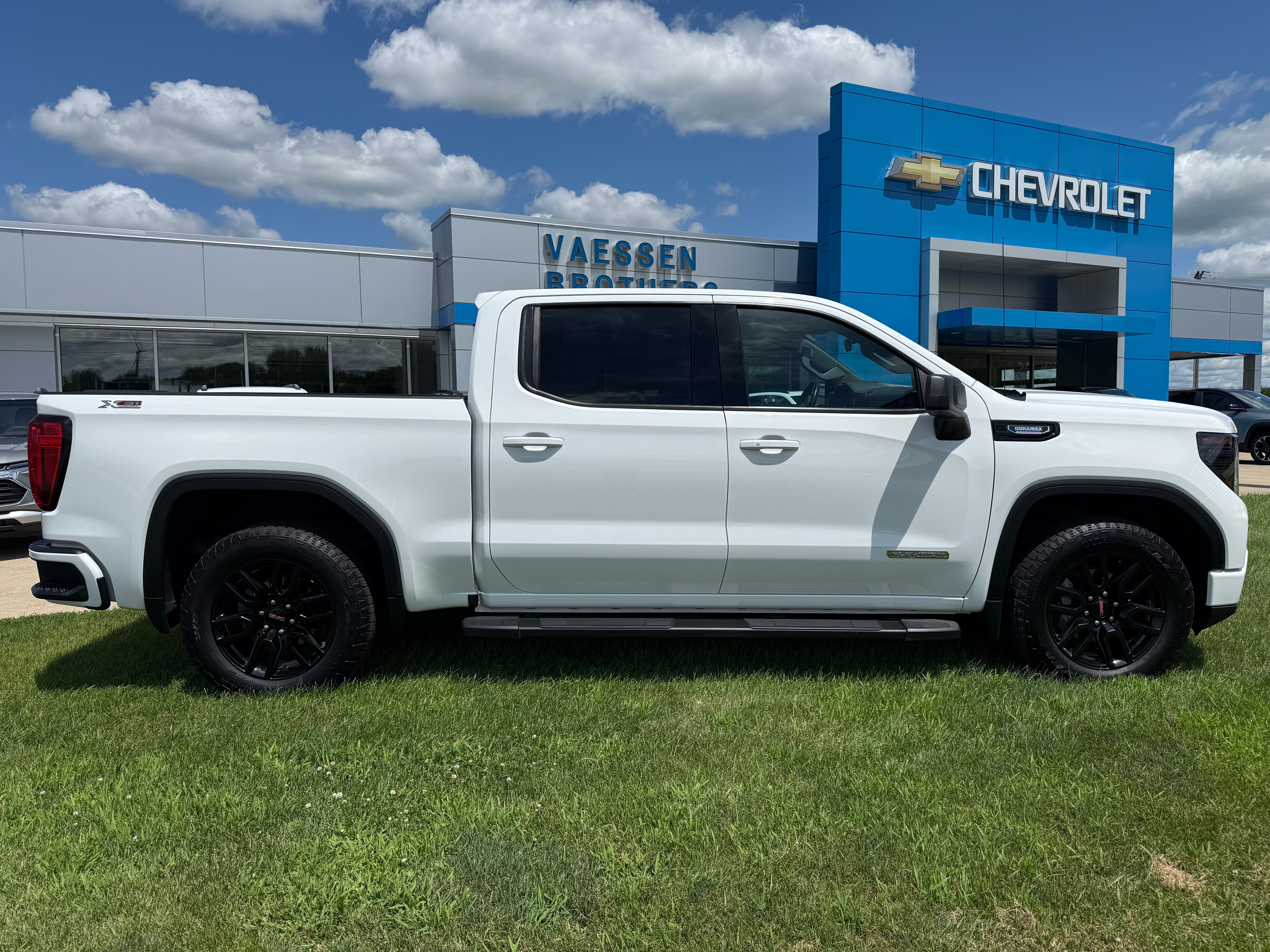 2023 GMC Sierra 1500 Elevation