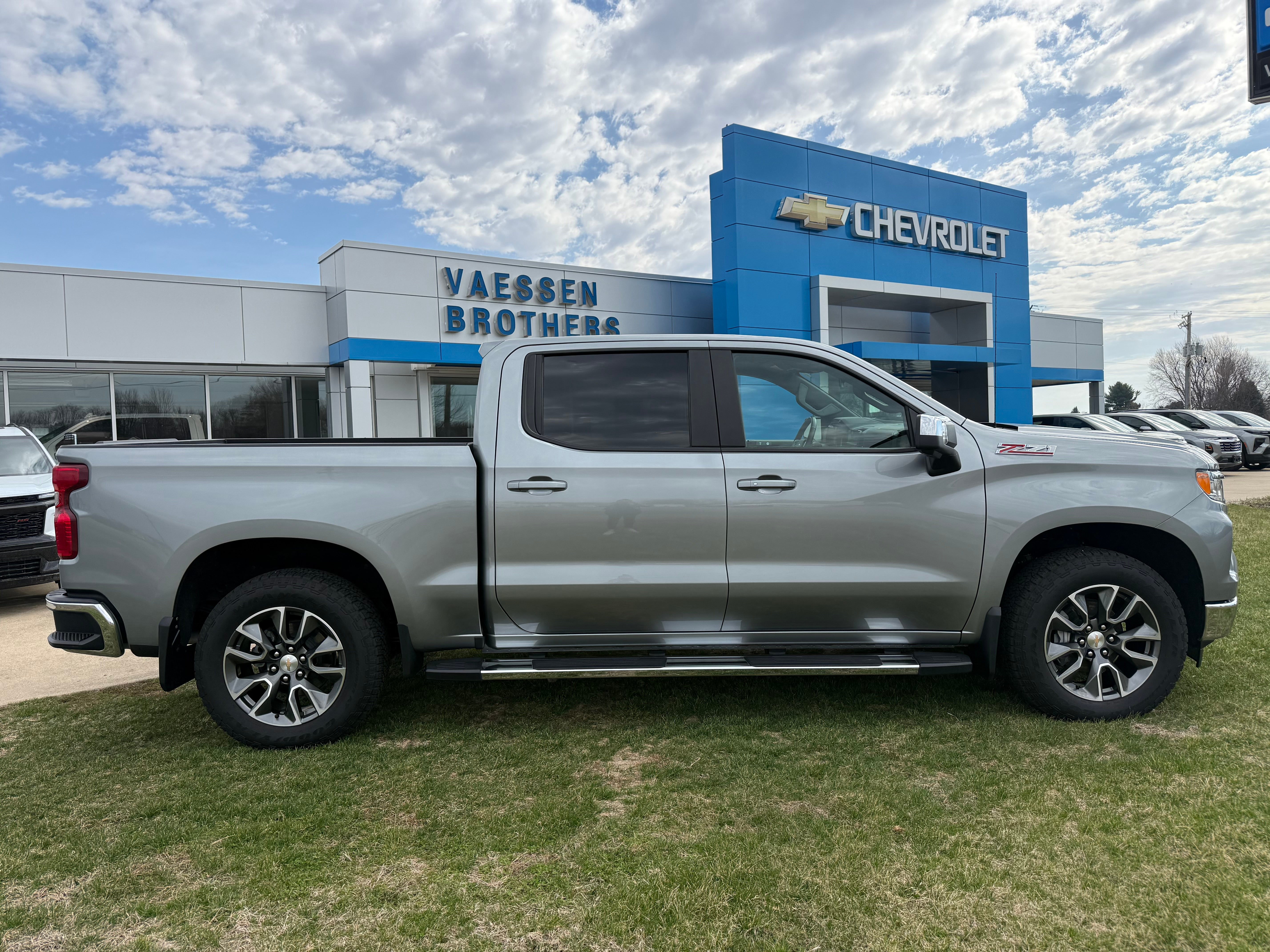 2025 Chevrolet Silverado 1500 LT